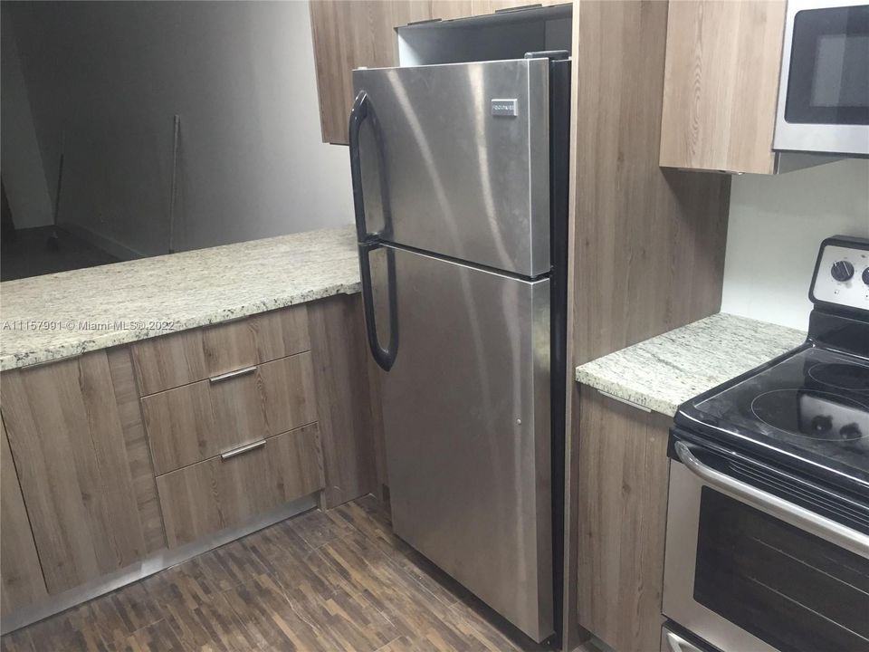 Recently Rented: $1,700 (2 beds, 2 baths, 1096 Square Feet)