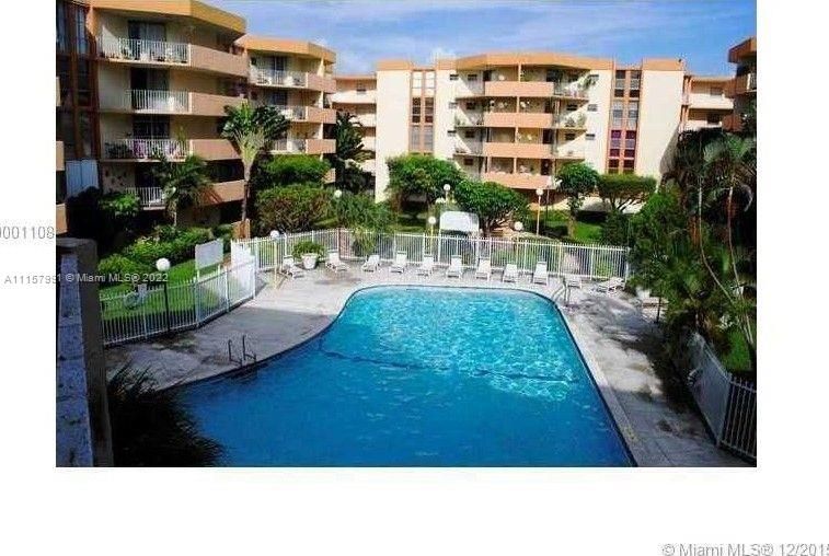 Recently Rented: $1,700 (2 beds, 2 baths, 1096 Square Feet)
