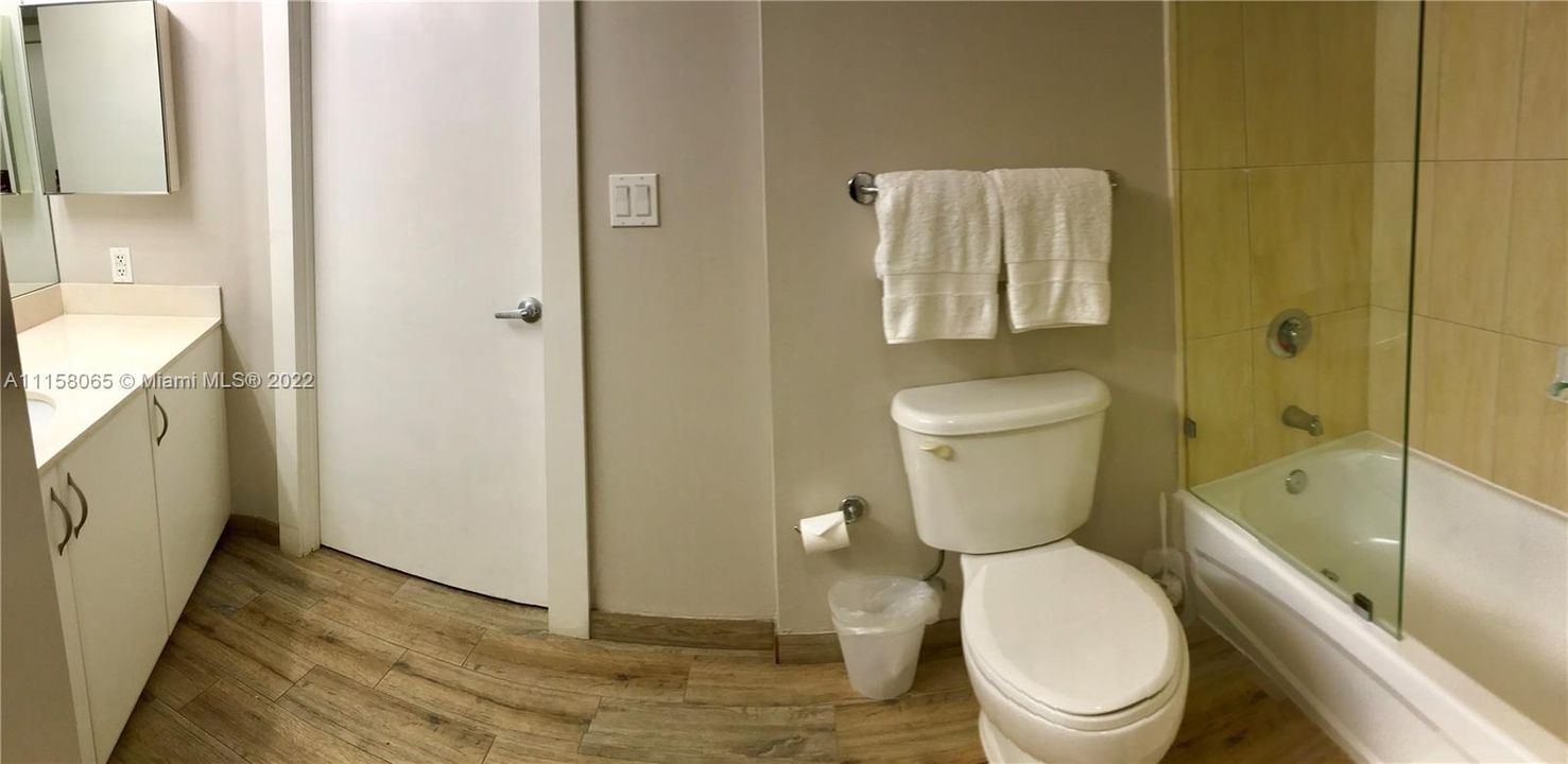 Recientemente alquilado: $3,800 (2 camas, 2 baños, 1048 Pies cuadrados)