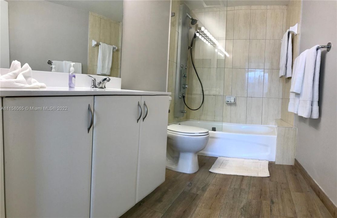 Recientemente alquilado: $3,800 (2 camas, 2 baños, 1048 Pies cuadrados)