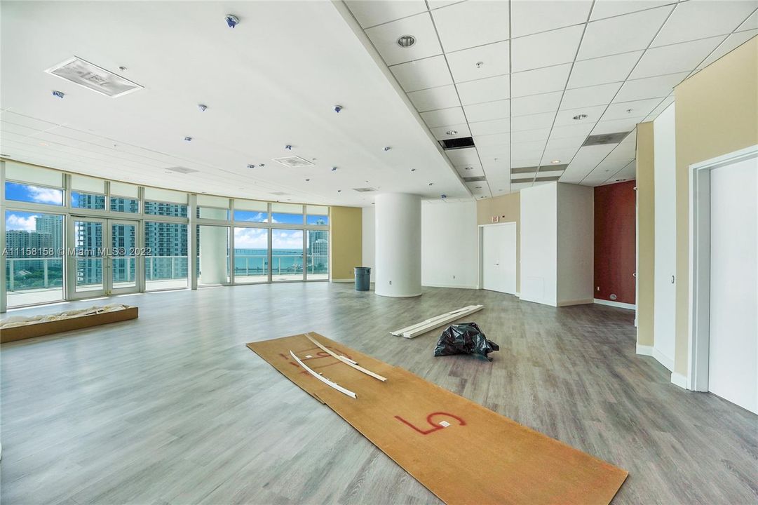 Недавно продано: $660,000 (2 спален, 2 ванн, 1091 Квадратных фут)