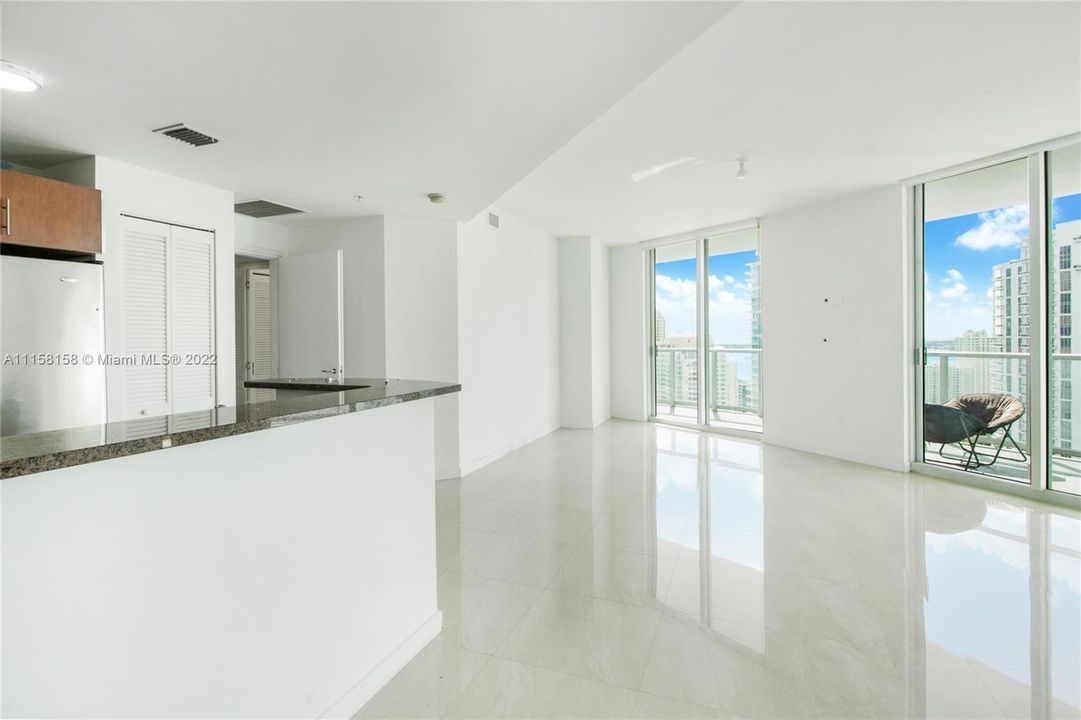 Недавно продано: $660,000 (2 спален, 2 ванн, 1091 Квадратных фут)