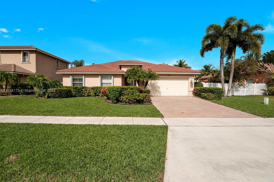 Recently Sold: $670,000 (4 beds, 2 baths, 2372 Square Feet)