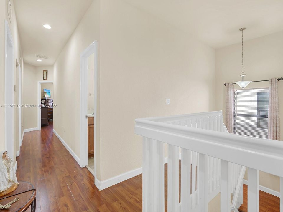 Recently Sold: $519,999 (5 beds, 2 baths, 2492 Square Feet)