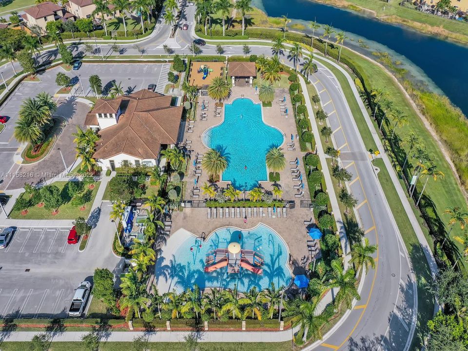 Recently Sold: $519,999 (5 beds, 2 baths, 2492 Square Feet)