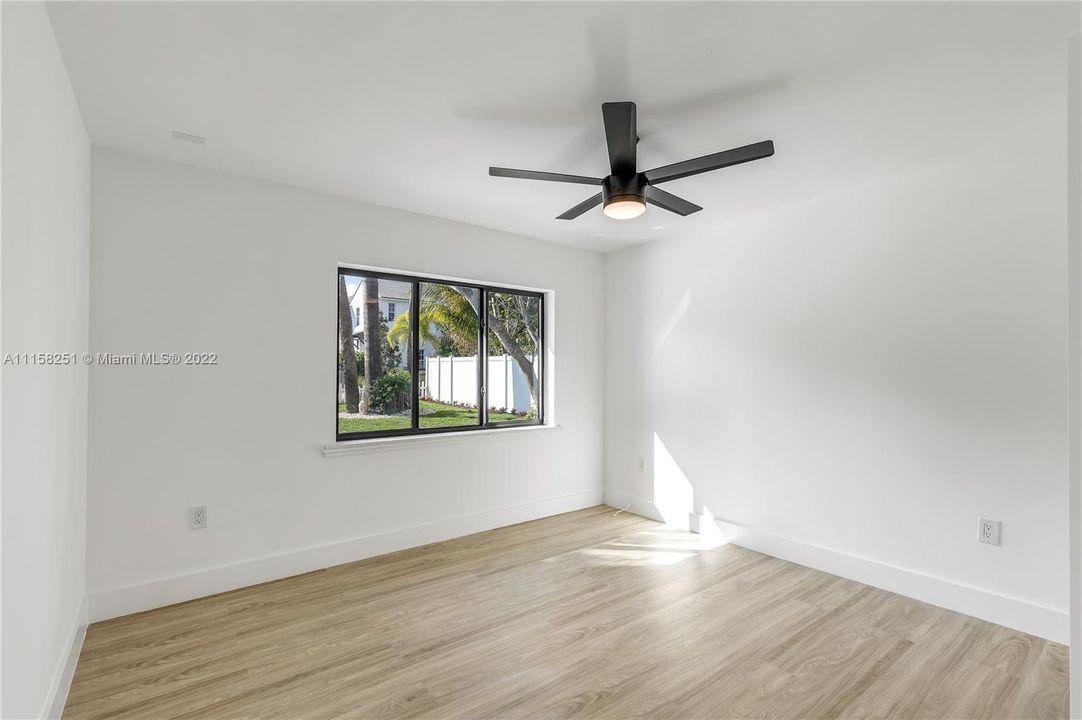 Recently Sold: $1,250,000 (3 beds, 2 baths, 1448 Square Feet)