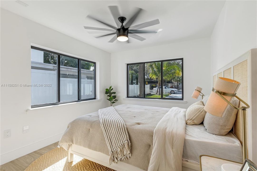 Recently Sold: $1,250,000 (3 beds, 2 baths, 1448 Square Feet)