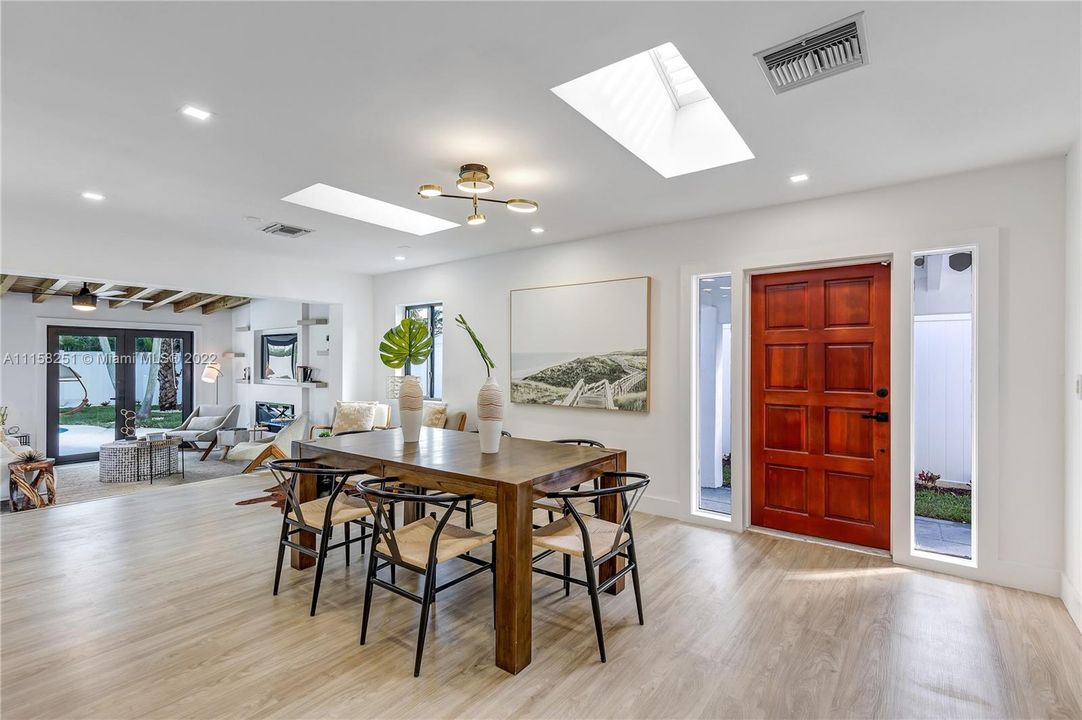 Recently Sold: $1,250,000 (3 beds, 2 baths, 1448 Square Feet)