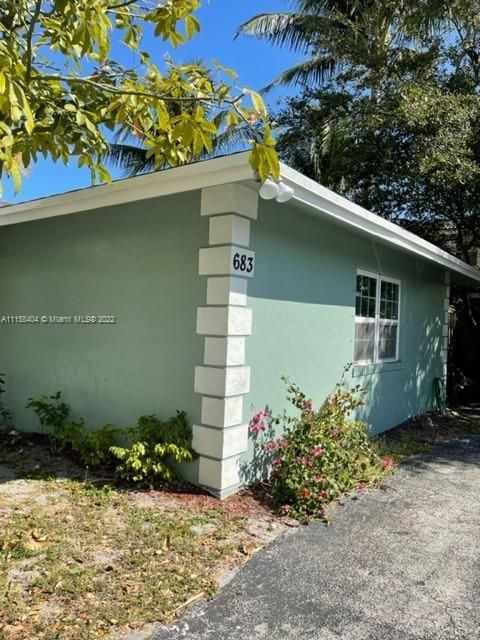 Recently Rented: $2,500 (3 beds, 2 baths, 1460 Square Feet)