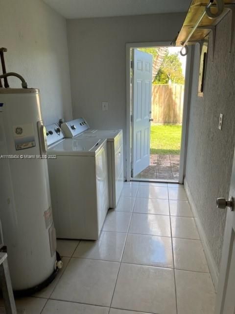 Recently Rented: $2,500 (3 beds, 2 baths, 1460 Square Feet)