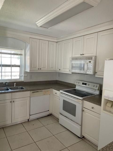 Recently Rented: $2,500 (3 beds, 2 baths, 1460 Square Feet)