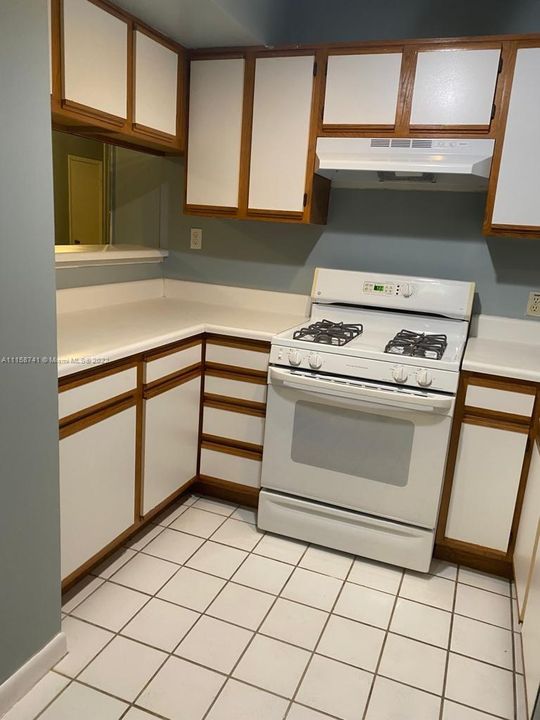 Recently Rented: $1,500 (1 beds, 1 baths, 693 Square Feet)