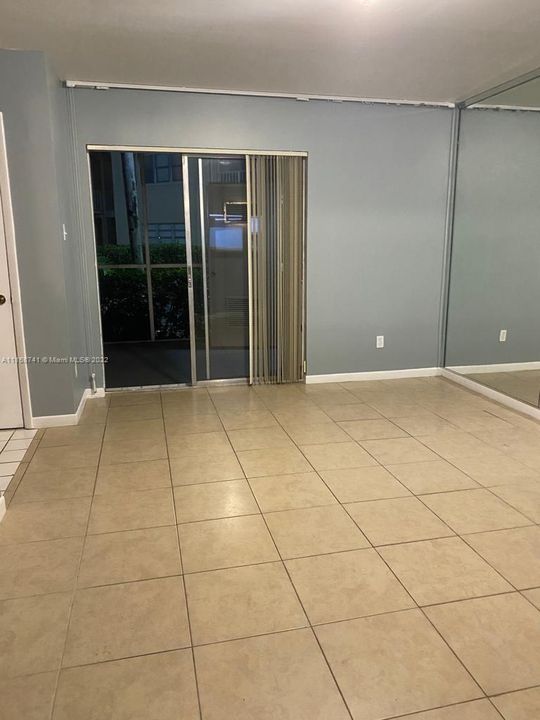 Recently Rented: $1,500 (1 beds, 1 baths, 693 Square Feet)