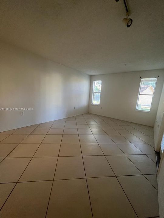 Recently Rented: $1,800 (2 beds, 2 baths, 1088 Square Feet)