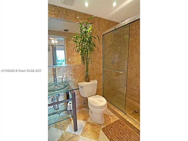 最近租的: $4,890 (3 贝兹, 3 浴室, 1430 平方英尺)
