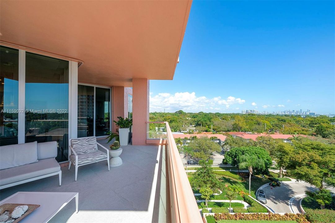 Recently Sold: $2,250,000 (2 beds, 3 baths, 2960 Square Feet)