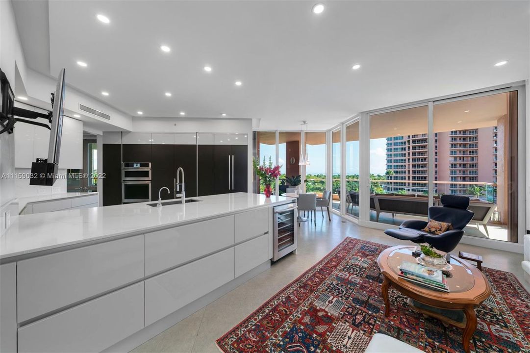 Recently Sold: $2,250,000 (2 beds, 3 baths, 2960 Square Feet)
