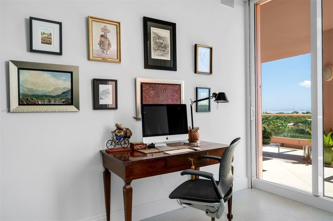 Recently Sold: $2,250,000 (2 beds, 3 baths, 2960 Square Feet)