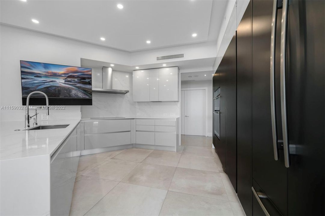 Recently Sold: $2,250,000 (2 beds, 3 baths, 2960 Square Feet)