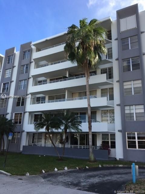 Recently Sold: $227,900 (1 beds, 1 baths, 901 Square Feet)