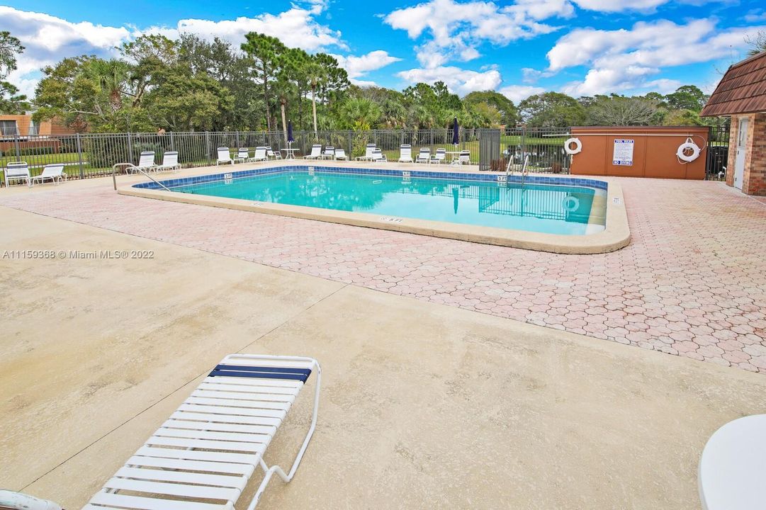 Vendido Recientemente: $270,000 (2 camas, 2 baños, 1288 Pies cuadrados)