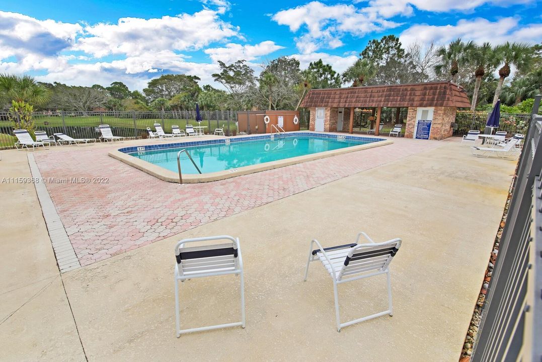 Vendido Recientemente: $270,000 (2 camas, 2 baños, 1288 Pies cuadrados)