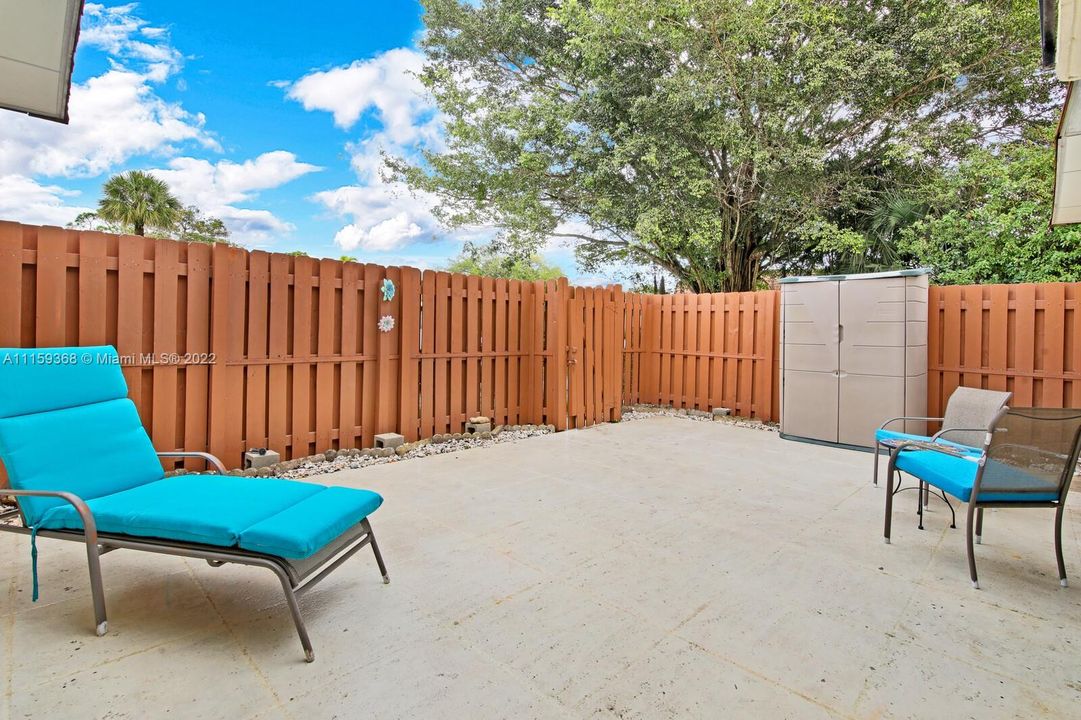 Vendido Recientemente: $270,000 (2 camas, 2 baños, 1288 Pies cuadrados)