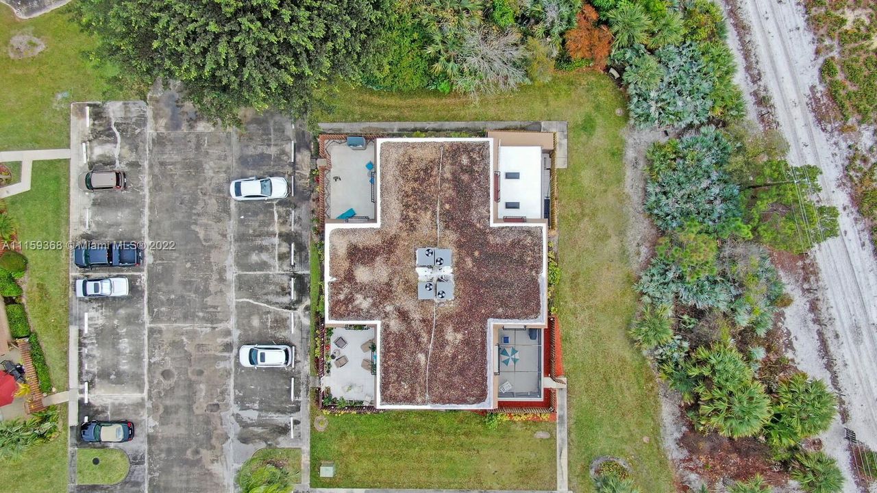 Vendido Recientemente: $270,000 (2 camas, 2 baños, 1288 Pies cuadrados)