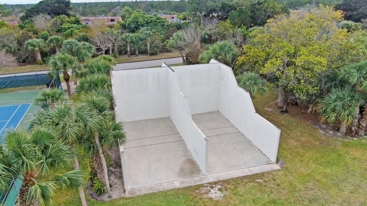 Vendido Recientemente: $270,000 (2 camas, 2 baños, 1288 Pies cuadrados)