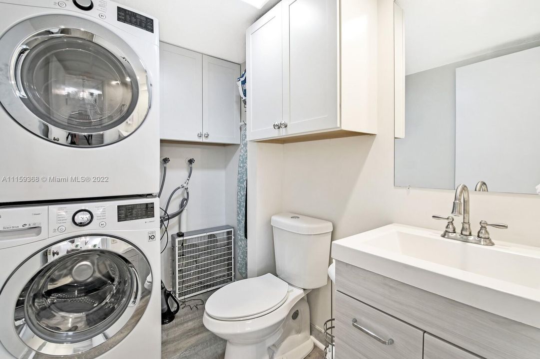 Vendido Recientemente: $270,000 (2 camas, 2 baños, 1288 Pies cuadrados)