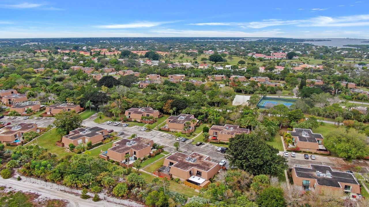 Vendido Recientemente: $270,000 (2 camas, 2 baños, 1288 Pies cuadrados)