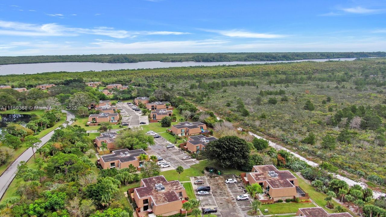 Vendido Recientemente: $270,000 (2 camas, 2 baños, 1288 Pies cuadrados)