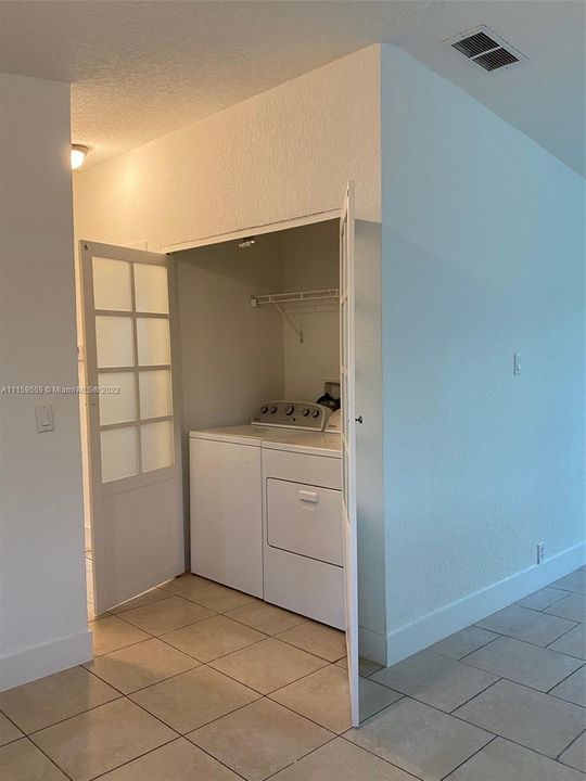 Recently Sold: $199,000 (2 beds, 2 baths, 850 Square Feet)
