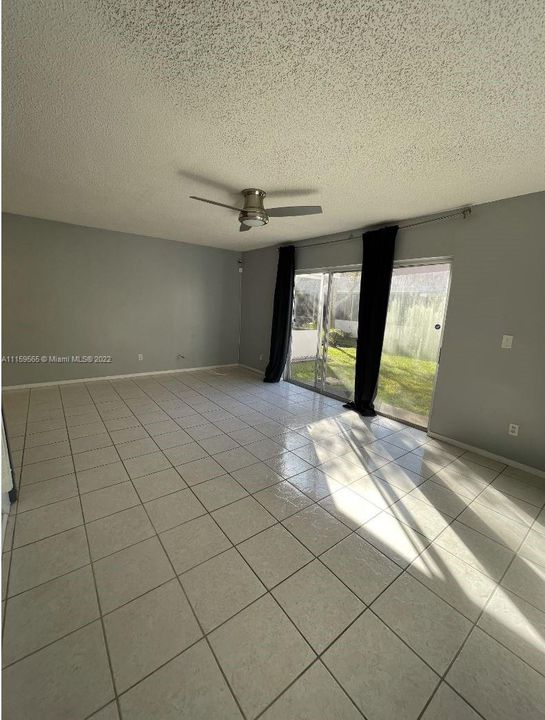 Recently Rented: $2,500 (3 beds, 2 baths, 1361 Square Feet)