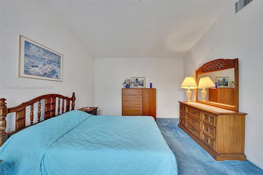 Recently Sold: $499,900 (3 beds, 2 baths, 1581 Square Feet)