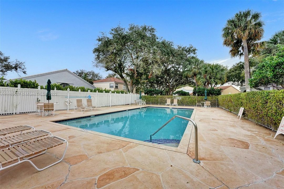 Recently Sold: $499,900 (3 beds, 2 baths, 1581 Square Feet)