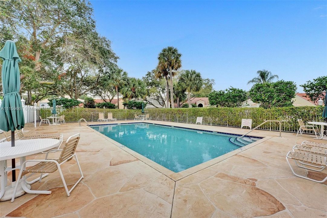 Recently Sold: $499,900 (3 beds, 2 baths, 1581 Square Feet)