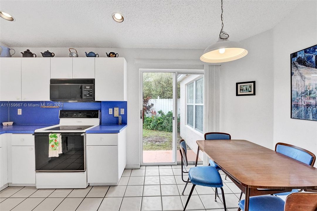 Recently Sold: $499,900 (3 beds, 2 baths, 1581 Square Feet)