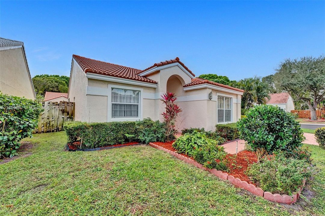 Recently Sold: $499,900 (3 beds, 2 baths, 1581 Square Feet)