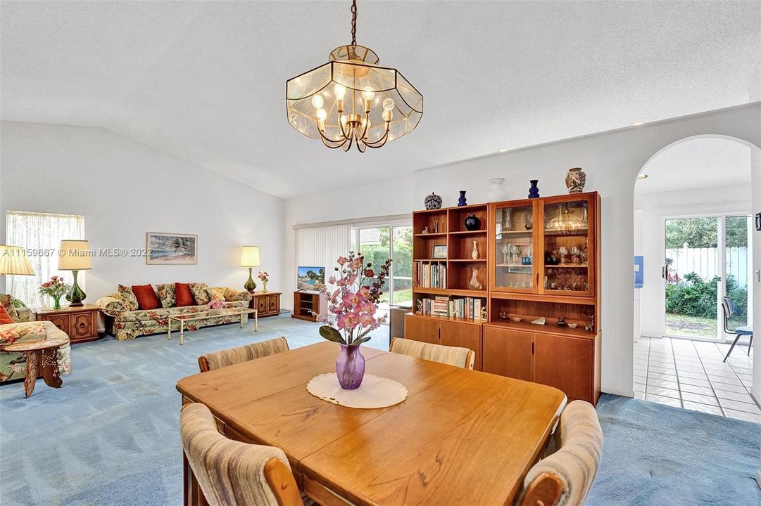 Recently Sold: $499,900 (3 beds, 2 baths, 1581 Square Feet)