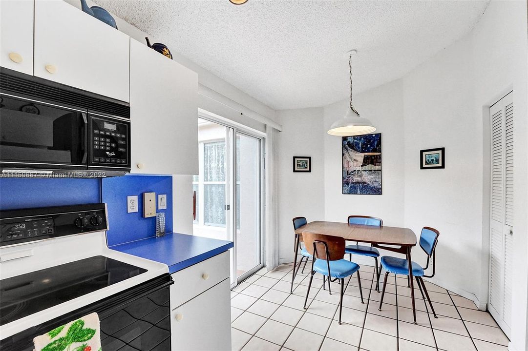 Recently Sold: $499,900 (3 beds, 2 baths, 1581 Square Feet)