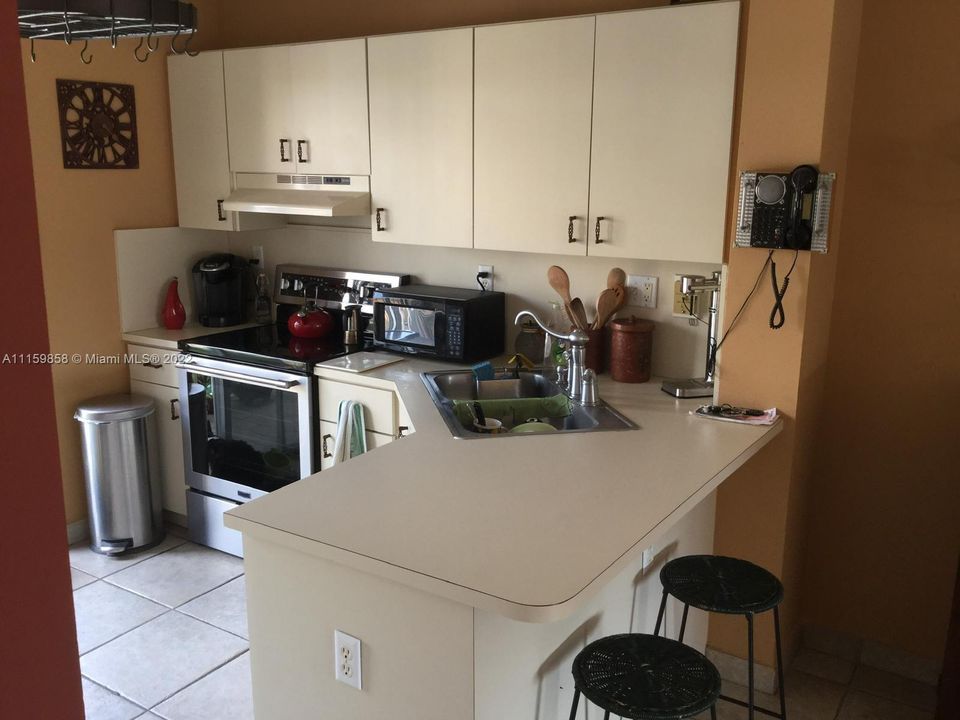 Recently Rented: $1,900 (2 beds, 2 baths, 1110 Square Feet)