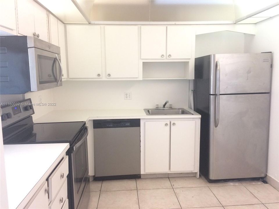 Recently Sold: $218,000 (1 beds, 2 baths, 1066 Square Feet)