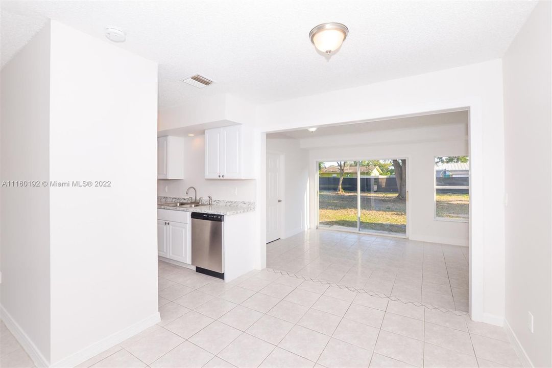 Eat In Kitchen/Sitting area