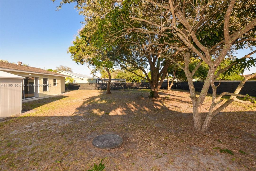 Large Backyard - Completely Fenced In