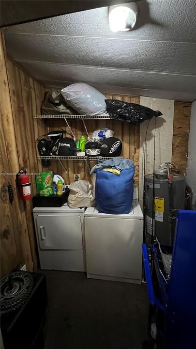 Laundry facilities inside the rented mobile home.