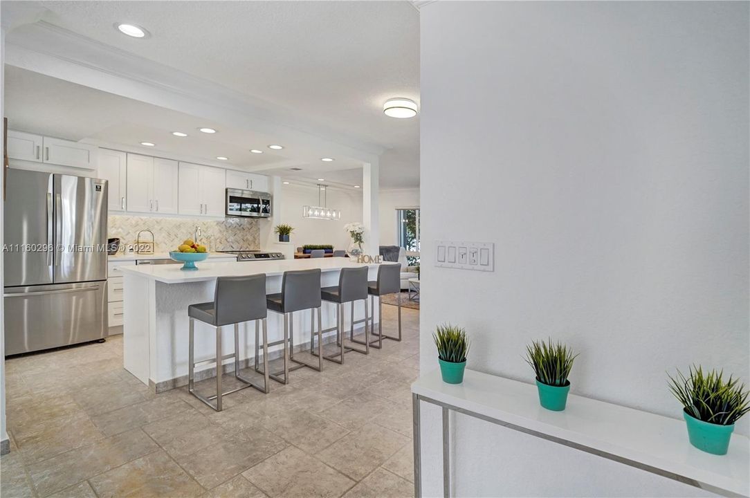 最近售出: $895,000 (3 贝兹, 2 浴室, 1740 平方英尺)