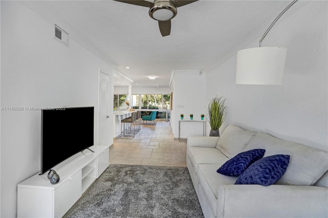 最近售出: $895,000 (3 贝兹, 2 浴室, 1740 平方英尺)