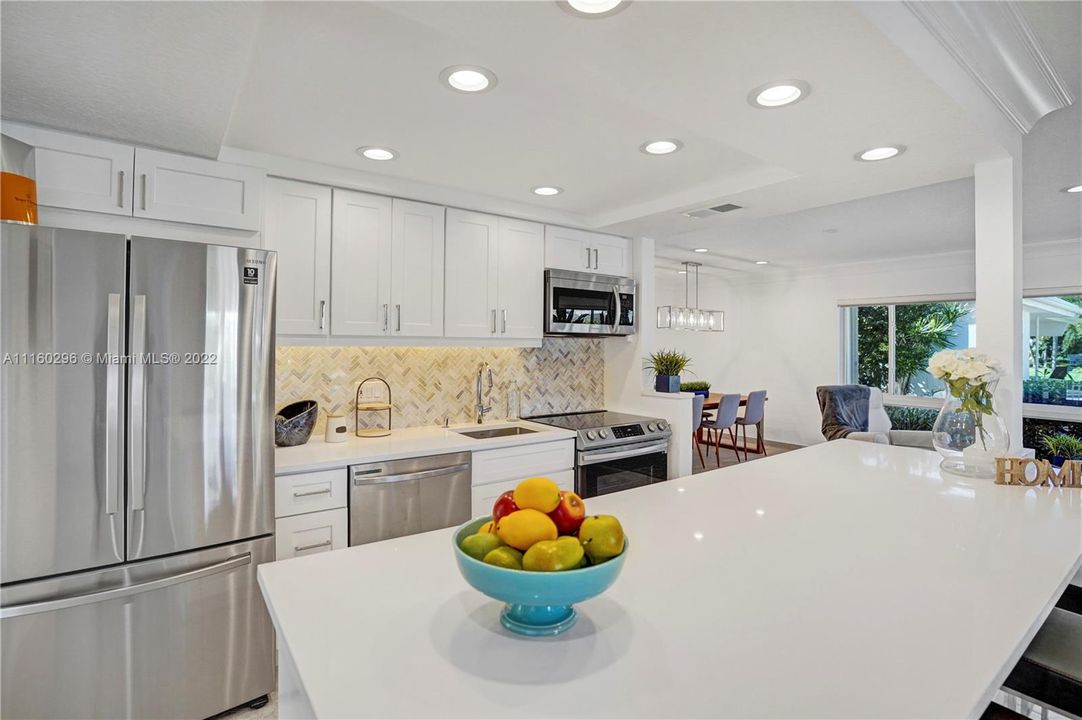 最近售出: $895,000 (3 贝兹, 2 浴室, 1740 平方英尺)