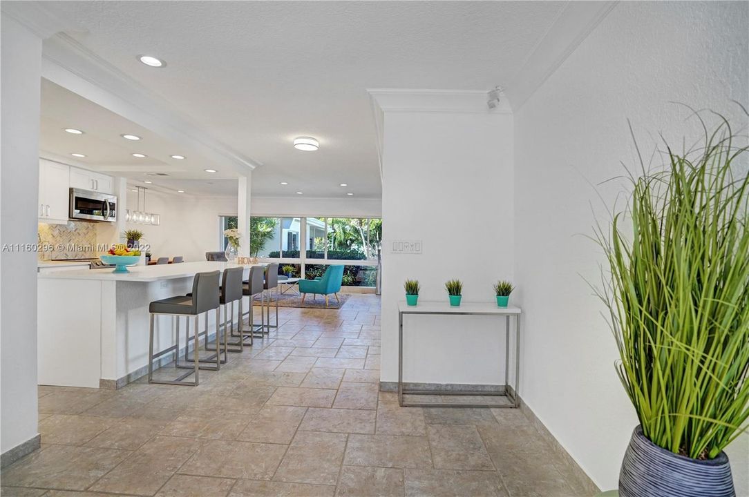 最近售出: $895,000 (3 贝兹, 2 浴室, 1740 平方英尺)